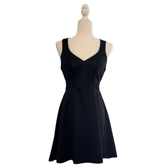 NWOT Lorena Rose Little Black Sleeveless Dress With Mesh Sides Size 5 (Juniors) - Picture 1 of 12